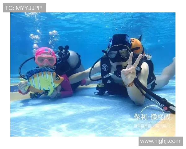 足球与跳水的完美融合 足球球星变身卡通形象畅游水下世界