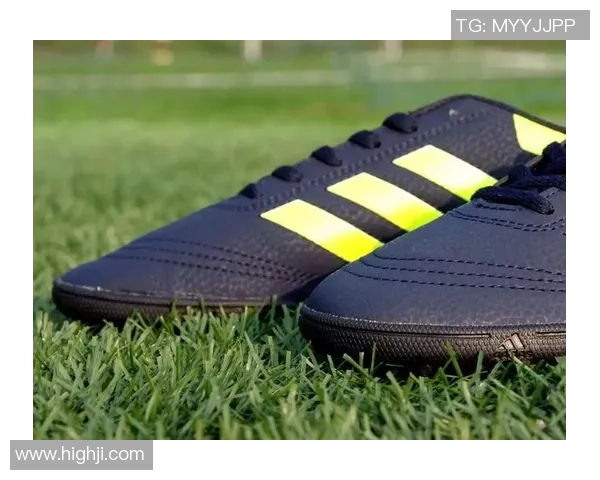 从童年到顶峰 球星小时候的足球鞋见证成长与梦想